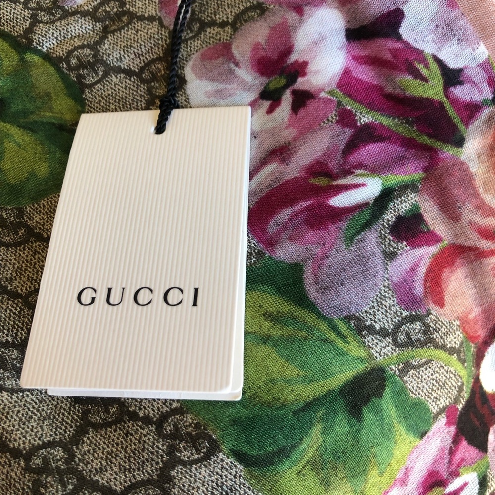 Gucci pink /ebony. Bloom Floral Wool Scarf Shawl 806864171